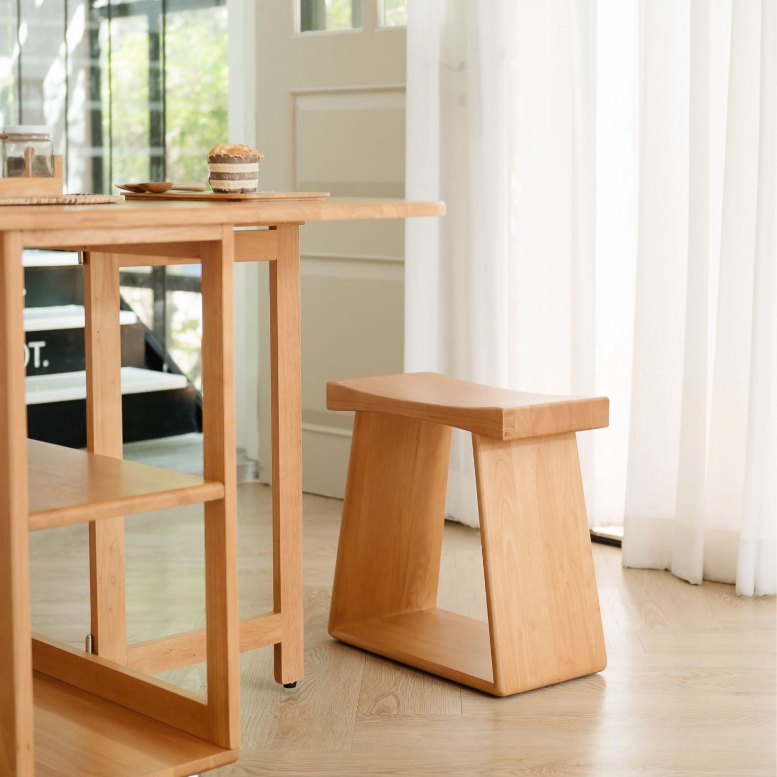 เก้าอี้บาร์ไม้ยางพารา MAAI DESIGN รุ่น BULL STOOL สีโอ๊ค_2